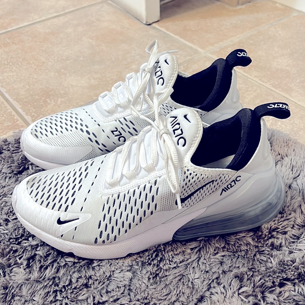 Women’s Nike Air Max 270. Size 10.